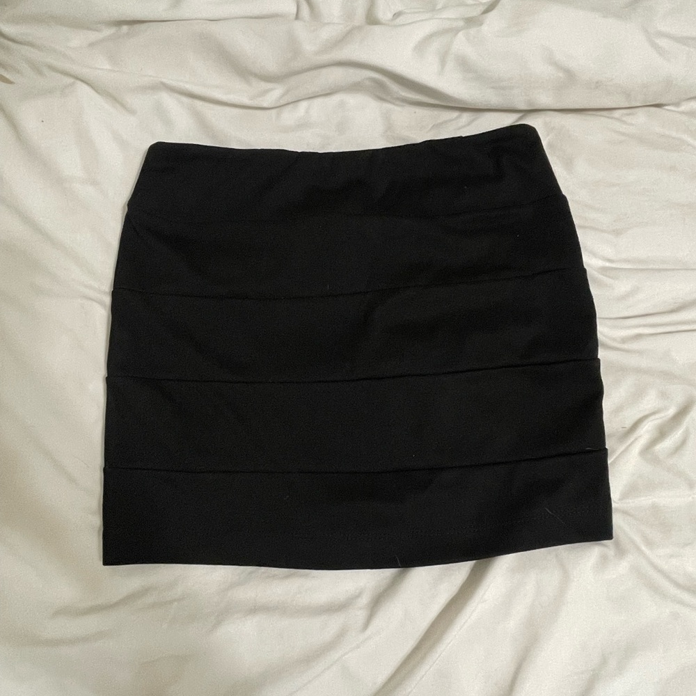 Black pencil mini skirt size medium